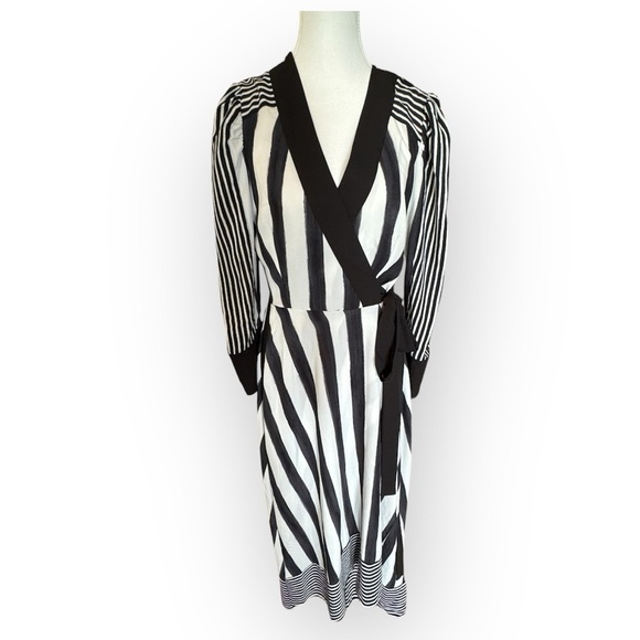 BCBGMAXAZRIA Costa Stripe Faux Wrap Dress M - Picture 2 of 14